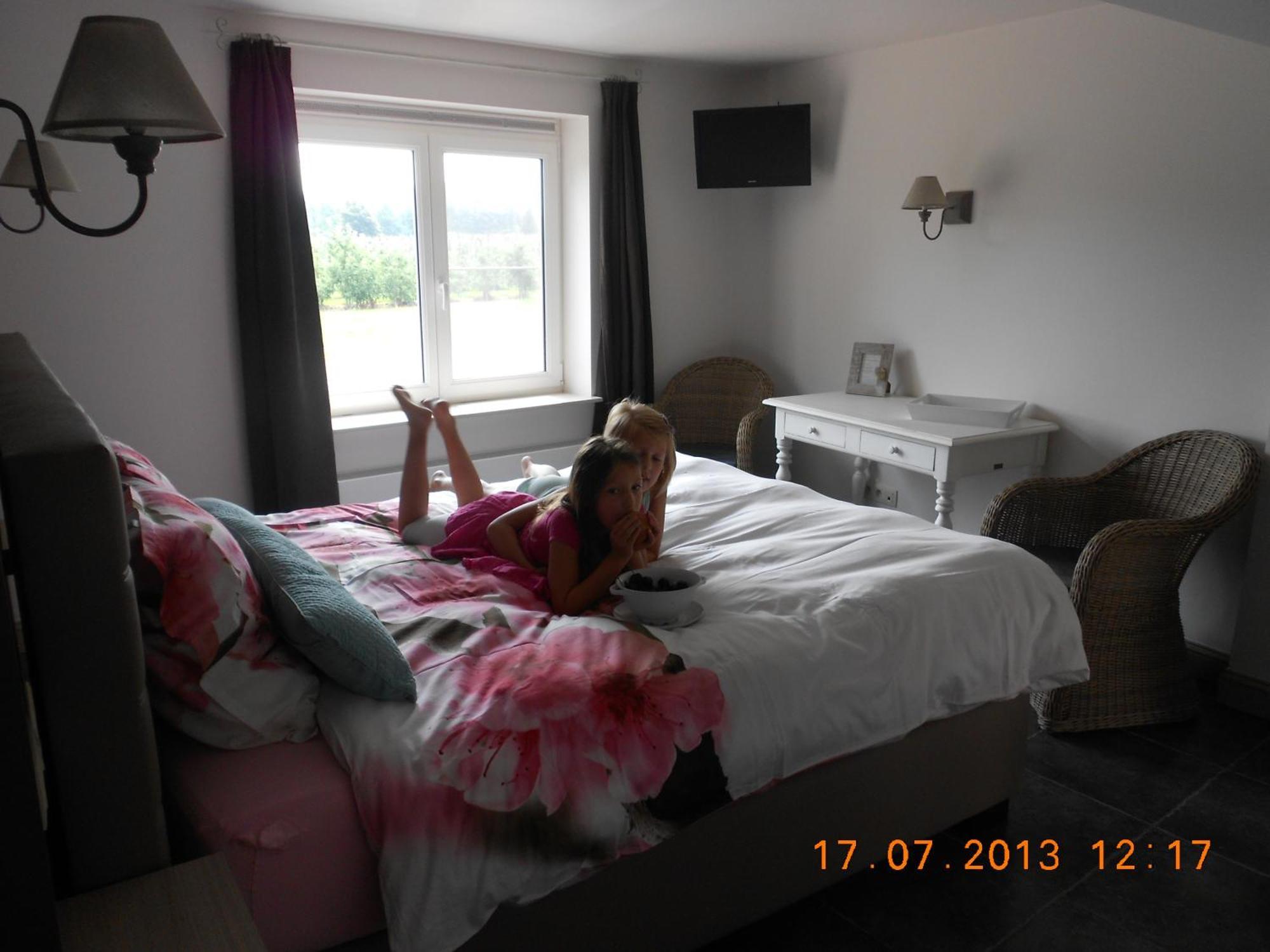 B&B De Fruithoeve Hoeselt Szoba fotó